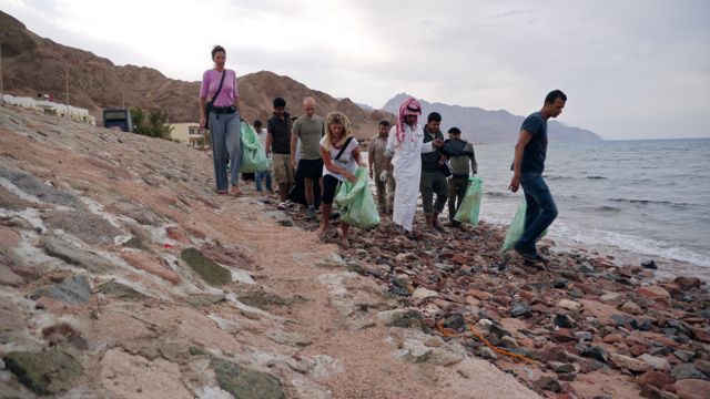Beach clean up Dahab Bedouin Festival 2014